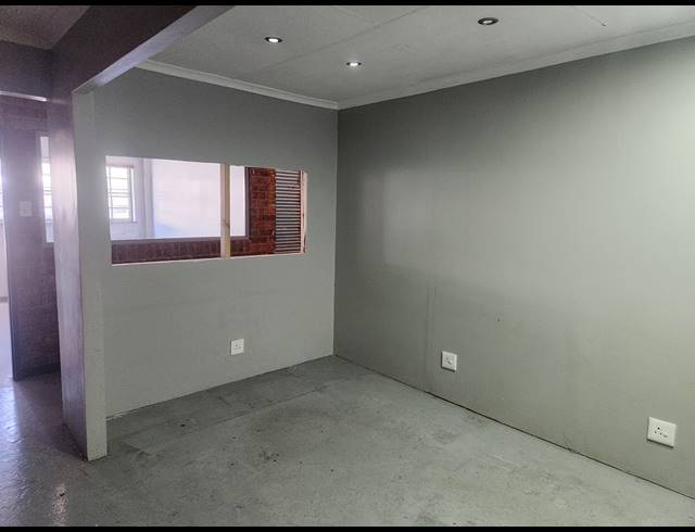 172M² WAREHOUSE TO LET IN WADEVILLE
